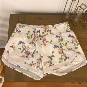 Athleta shorts size small